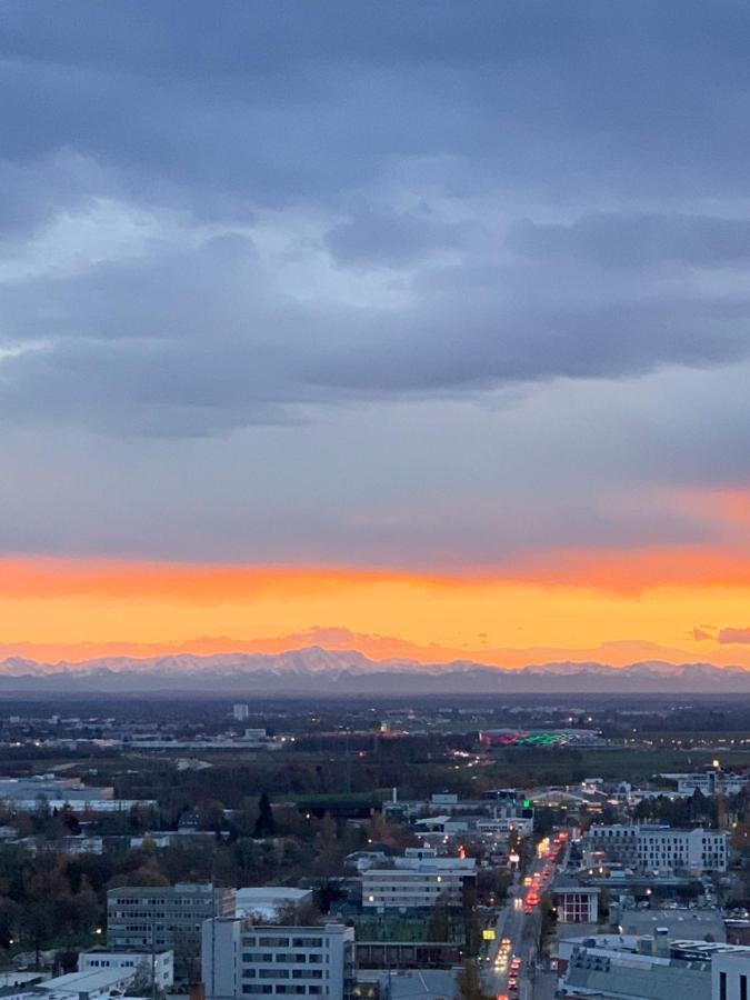 Great City View I 26 Floor I Netflix And Boxspringbed Augsburg Dış mekan fotoğraf