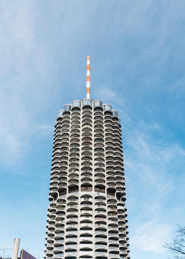 Great City View I 26 Floor I Netflix And Boxspringbed Augsburg Dış mekan fotoğraf